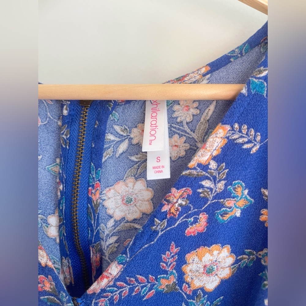 Whimsy Xhilaration Blue Floral Wrap-Style Dress – Size S - Picture 4 of 6